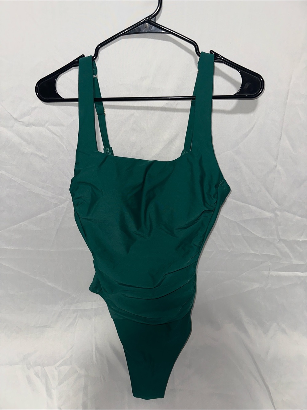 Women’s Emerald Green One-Piece Swimsuit with Supportive Straps